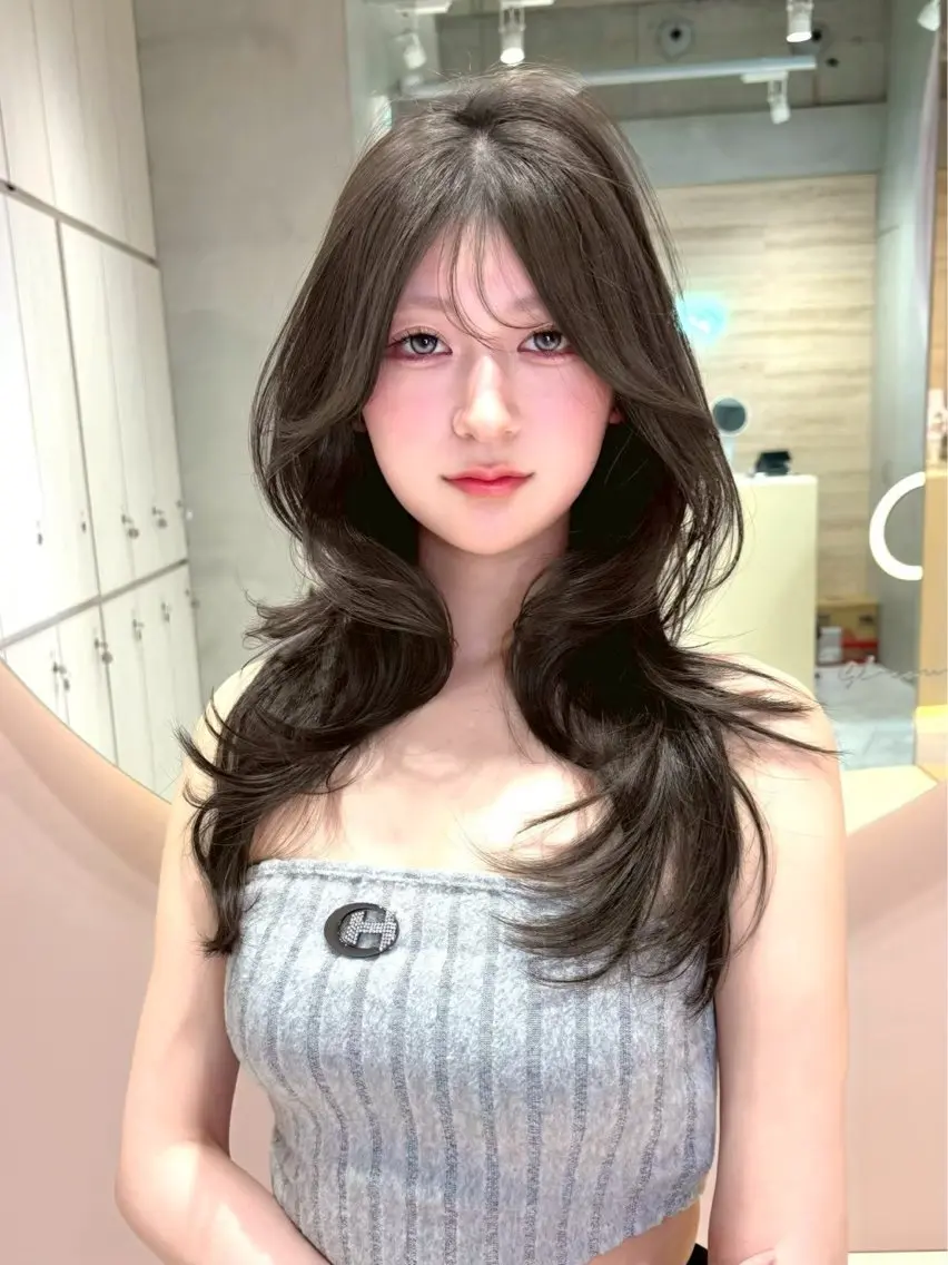 ロング カラー ヘアアレンジ ベージュカラー 透明感カラー カット ヘアカラー トリートメント 巻ける縮毛矯正/ 透明感/吉田光佑のヘアスタイル