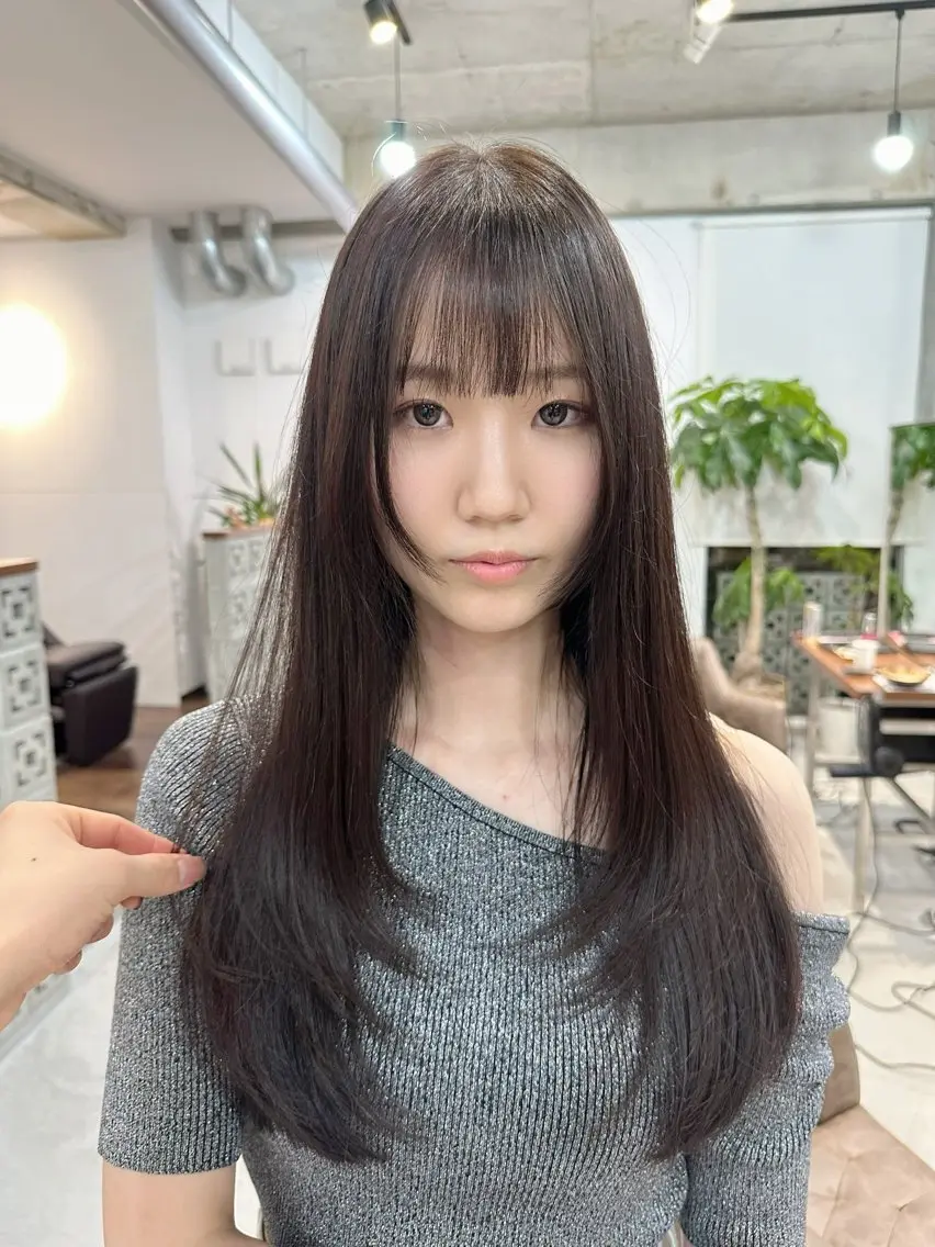 ロング カラー 透明感カラー オリーブカラー 顔周りカット レイヤーカット カット ヘアカラー トリートメント カイリ /レイヤーカットのヘアスタイル