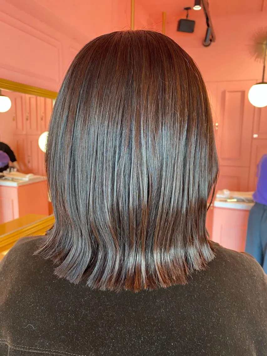 ミディアム くびれヘア 長澤 しずくのヘアスタイル