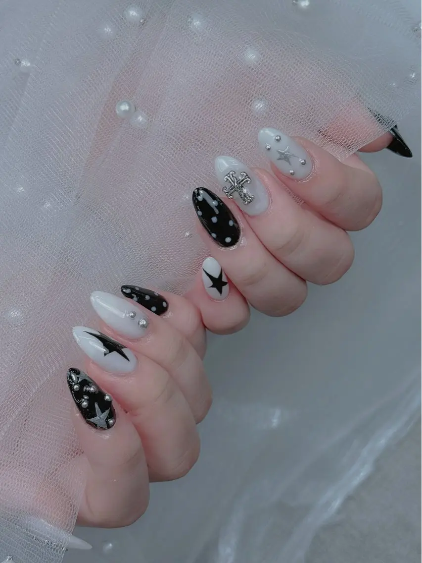 ネイル アートネイル ジェルネイル 韓国ネイル ロングネイル 持ち込み ハンドネイル ハンドケア Blingg NailStudioのネイルデザイン