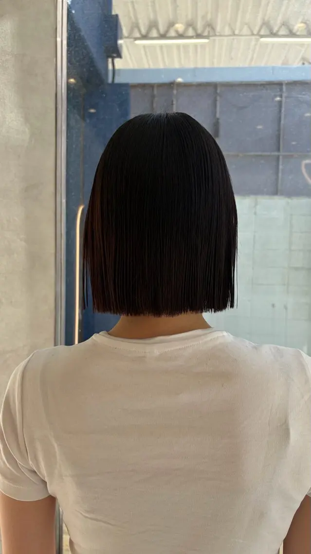 ミディアム ボブ カット ヘアカラー 野口 夏帆のヘアスタイル