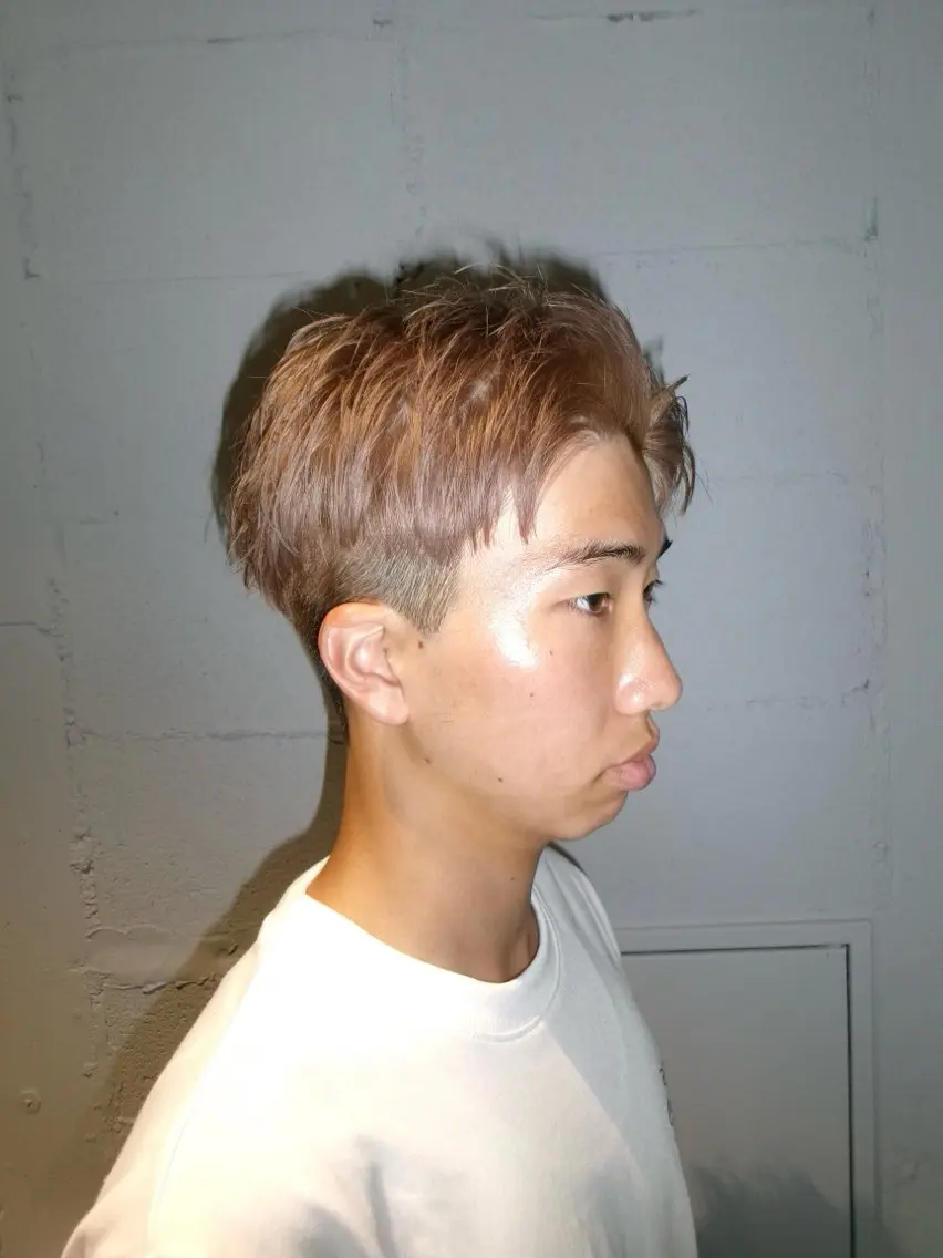 ショート カラー メンズ カット ヘアカラー アダチ ヒナタのヘアスタイル