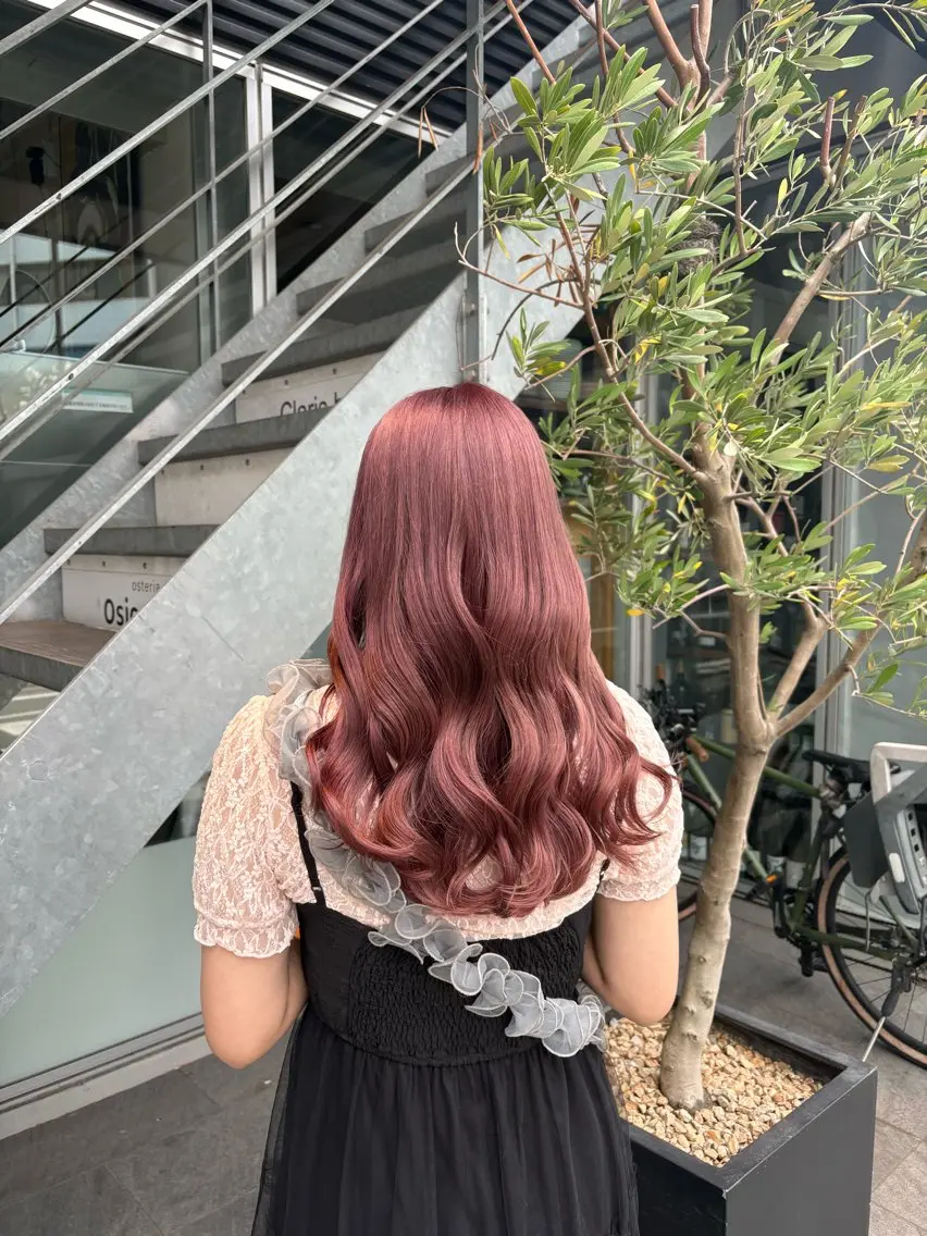 カラー ベージュカラー ブリーチ ピンクカラー ピンクベージュ 和泉田 真白のヘアスタイル