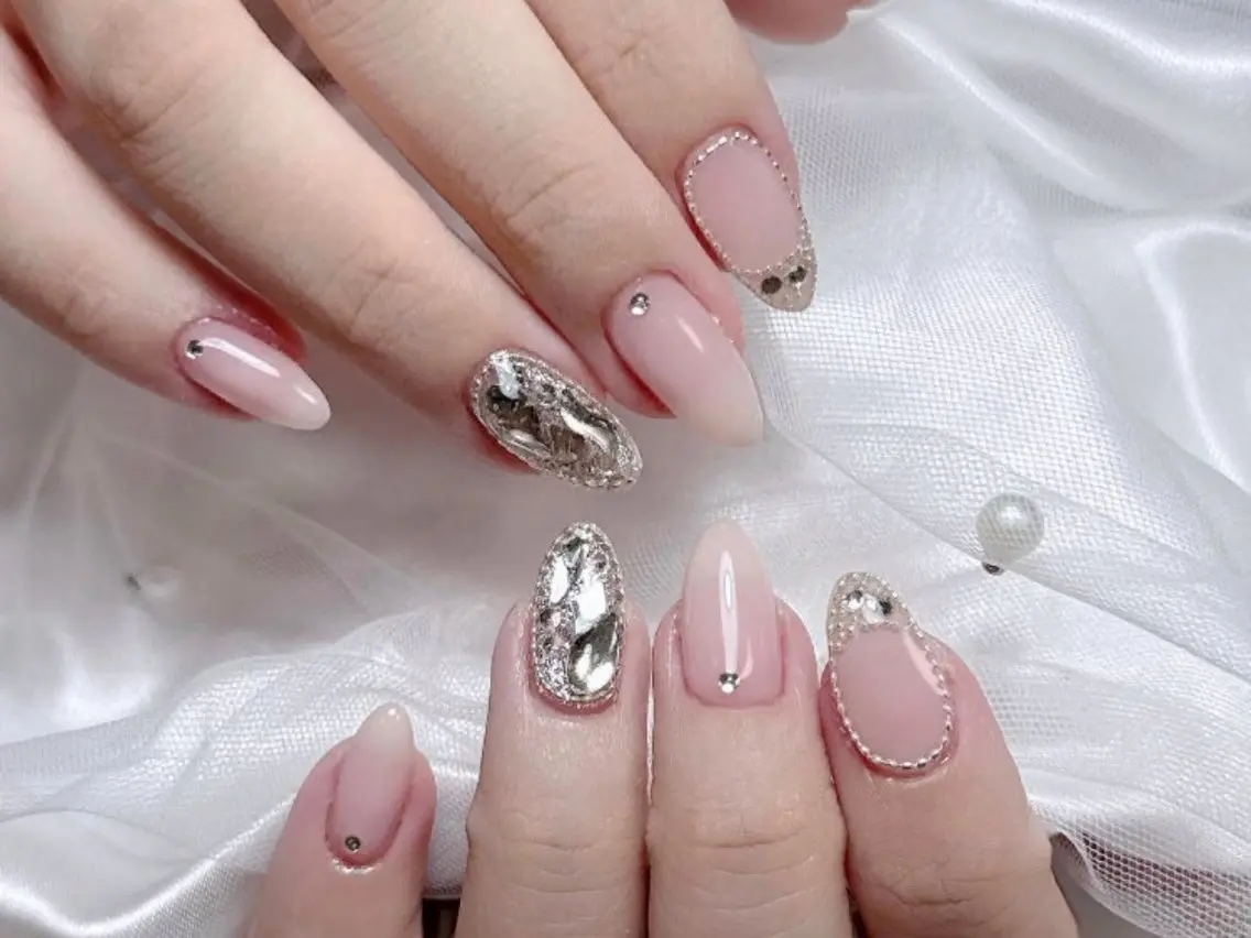 セミロング 韓国風ヘア HEAVEN Nail 池袋のネイルデザイン