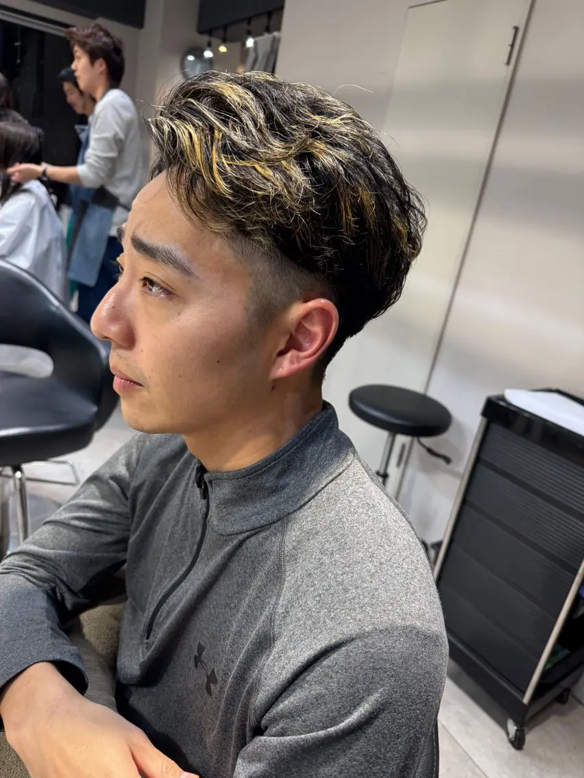 ショート カラー メンズ メンズハイライト メンズメッシュ ハイライトカラー メッシュ ハイライト トリートメント 似合う髪型が 分からない方へのヘアスタイル