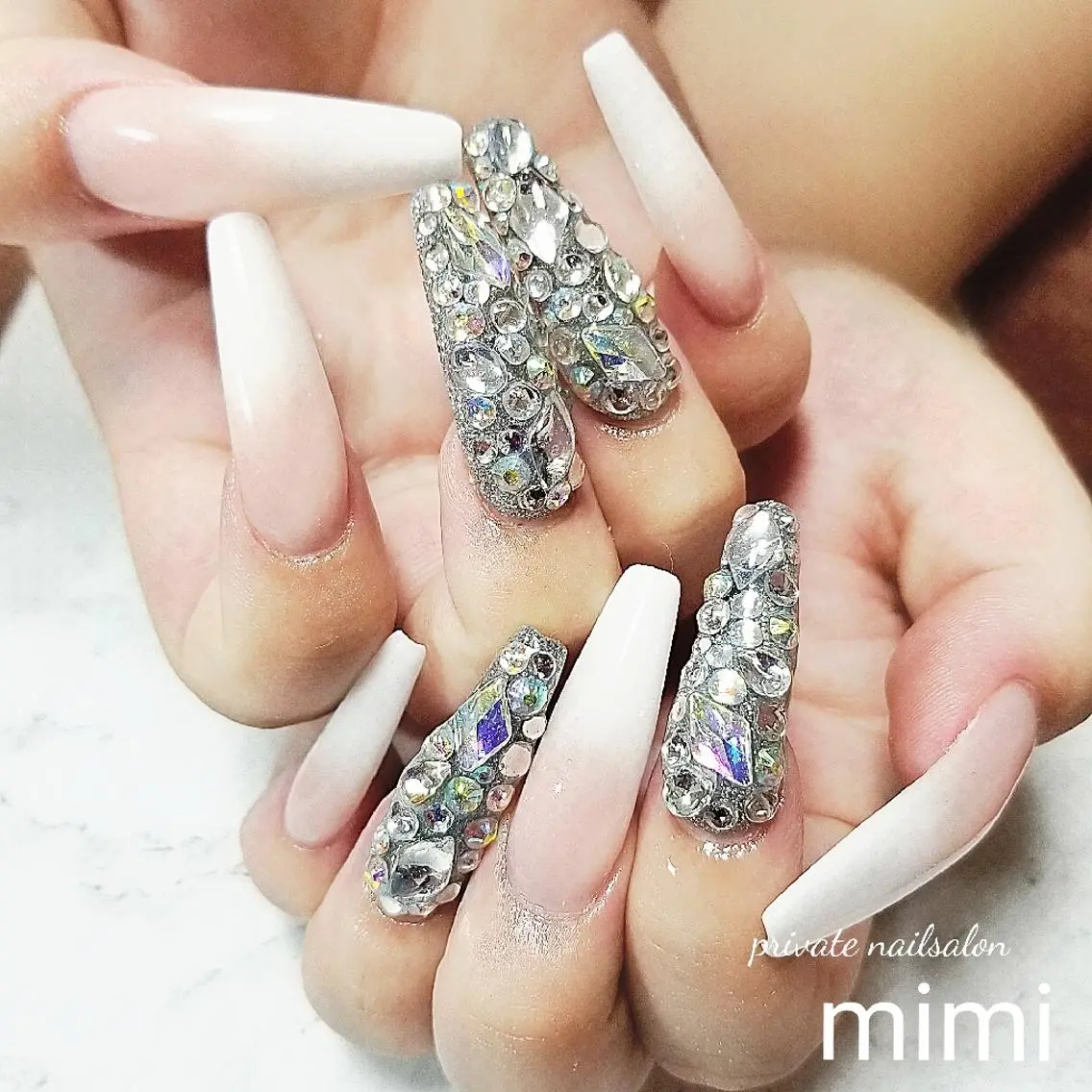 ネイル ストーンネイル 博多ネイル ｍｉｍｉのネイルデザイン
