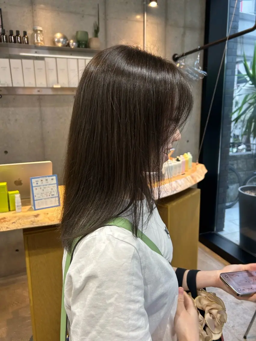 ミディアム カラー ブリーチ 透明感カラー グレージュ ブリーチなしカラー ヘアカラー アシスタント miyuのヘアスタイル