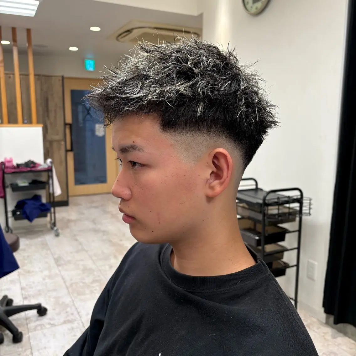 カラー パーマ メンズ フェードカット メンズメッシュ メンズパーマ メンズツイストパーマ メッシュ 田渕 涼/メンズヘア特化のヘアスタイル