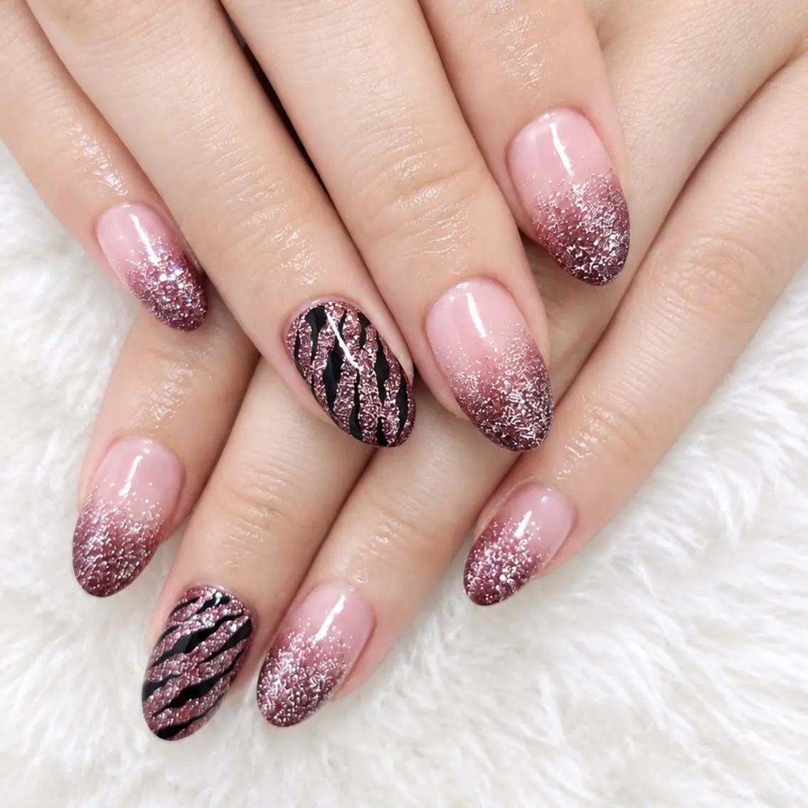 ネイル アニマル柄 アートネイル ハンドネイル WB,nail 🤍 KOKORO のネイルデザイン