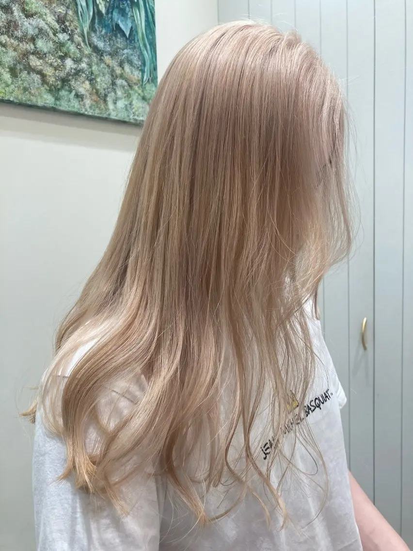 ロング カラー ブリーチ ブロンド ケアブリーチ ハイトーンカラー 学生 ヘアカラー むらたみずき /大宮ボブ、ショートのヘアスタイル