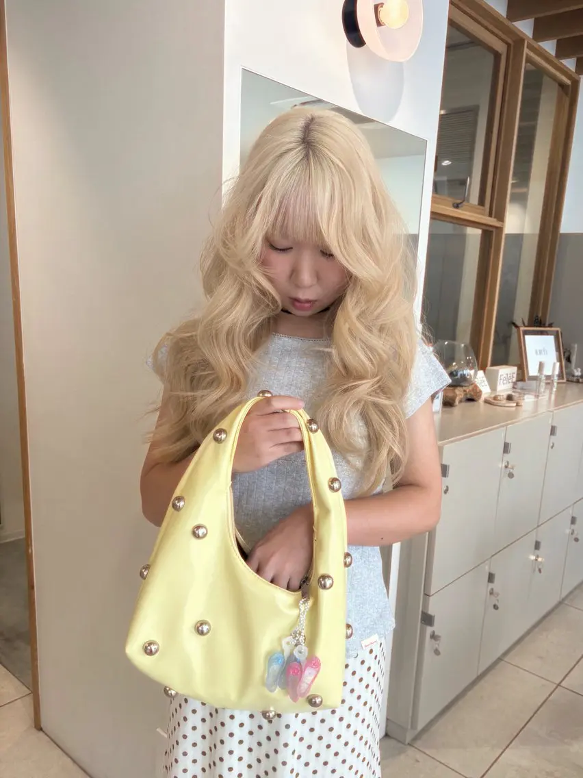 ロング カラー ブロンド ハイトーンカラー カット ヘアカラー トリートメント 似合わせカットカラー りおなのヘアスタイル