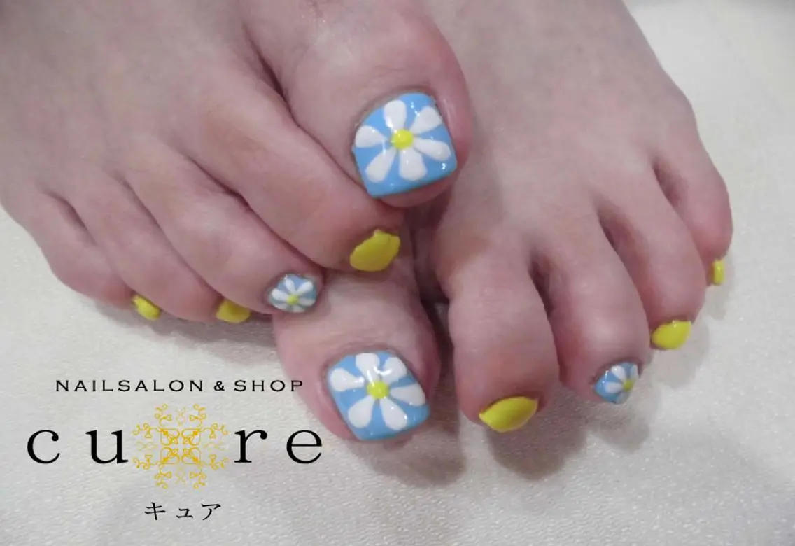 ショート ネイル フットネイル ネイルサロン Cureのネイルデザイン