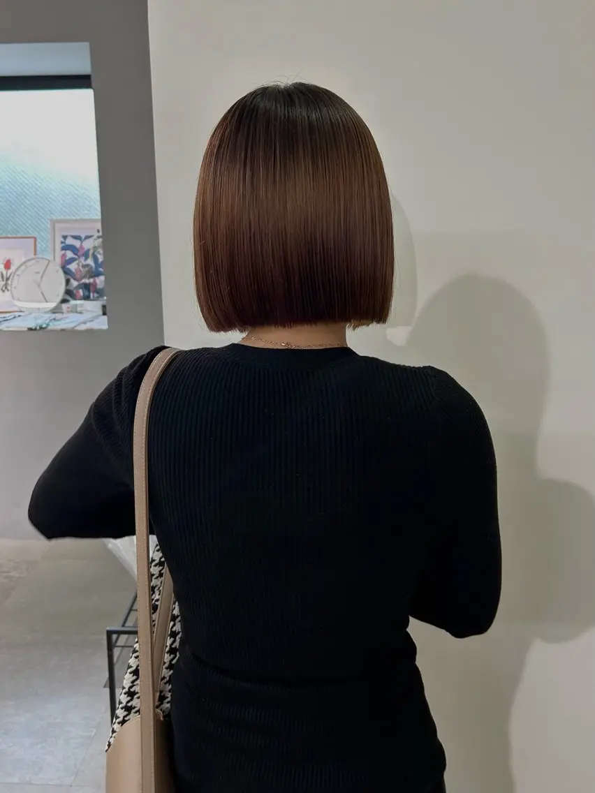 ショート ボブ 顔まわりレイヤー 顔周りカット レイヤーカット nonoka オリーブ/レイヤーのヘアスタイル