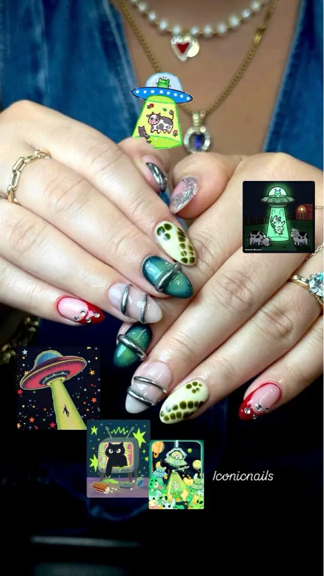ネイル グリーン 持ち込み 赤色 シルバー Iconic Nailのネイルデザイン