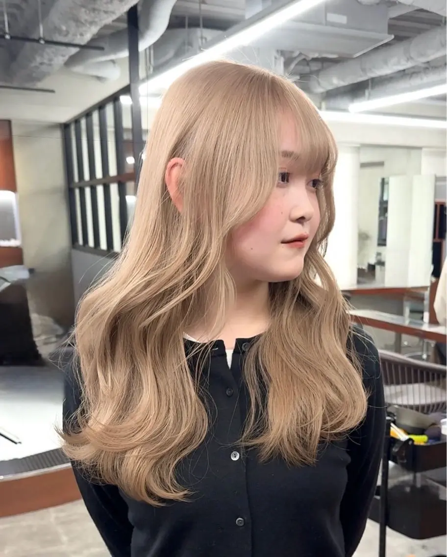 【🌙ヘアオイル付きクーポン🌙】ブリーチリタッチ5000円+保湿トリートメント（池袋最安）の写真