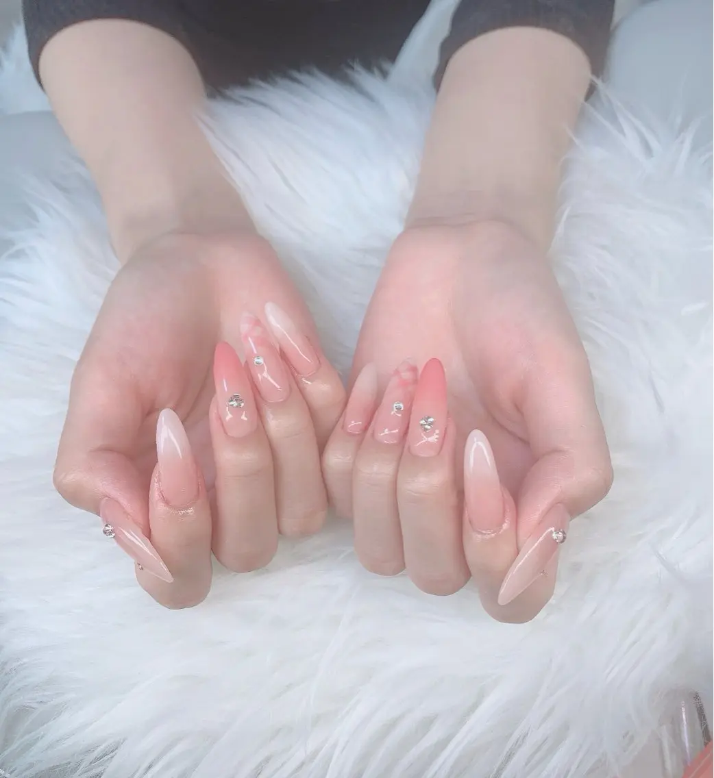 ネイル ハンドネイル T. Leeのネイルデザイン