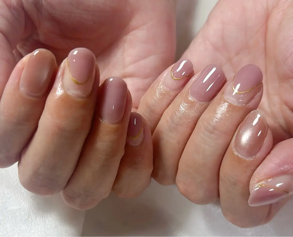 ネイル アニマル柄 オーロラネイル フットネイル フレンチネイル ジェルネイル ハンドネイル mogunail &blowのネイルデザイン