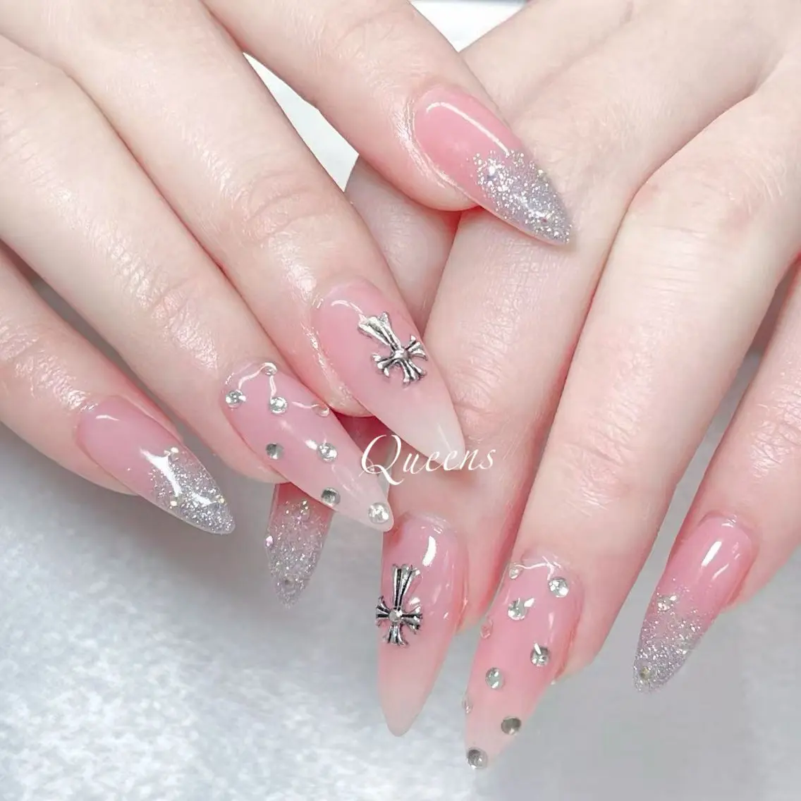 ネイル ハンドネイル Queens マオのネイルデザイン