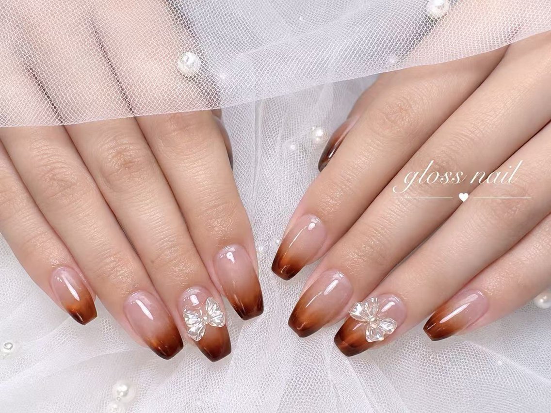 ネイル シノ🍧 gloss nailのネイルデザイン