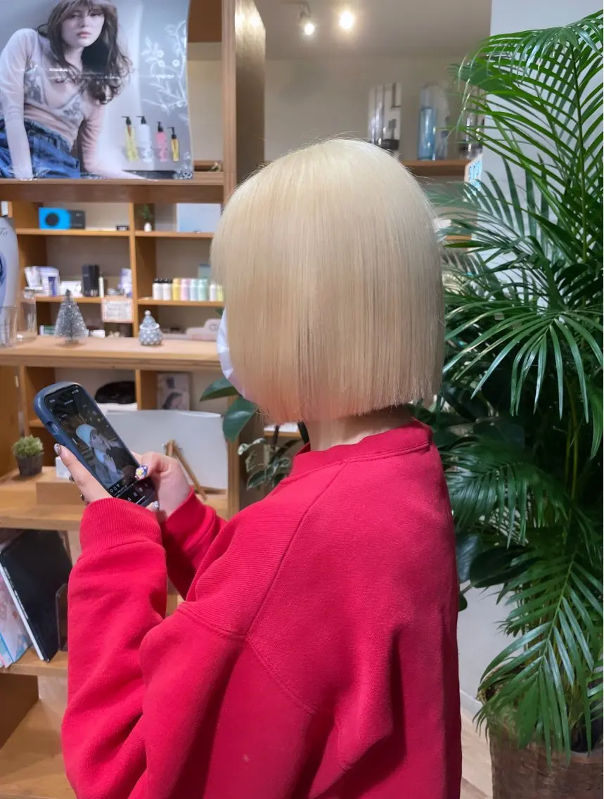 ミディアム カラー カット ヘアカラー トリートメント ハイトーンカラー / 美髪矯正/出口優斗のヘアスタイル