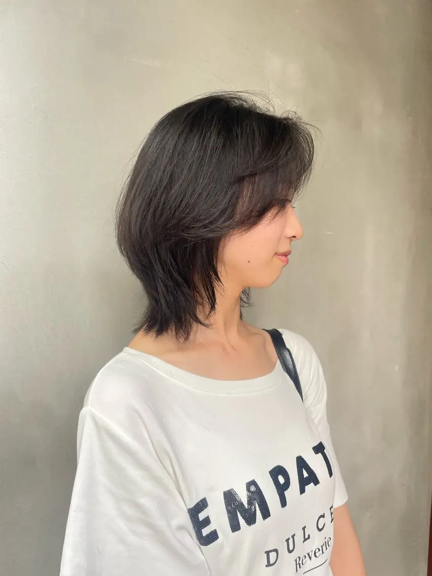ミディアム ミディアムレイヤー レイヤーカット 長島 舞のヘアスタイル