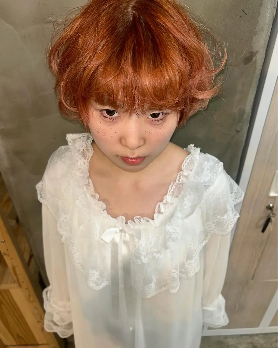 ショート カラー 湯浅 美玖のヘアスタイル