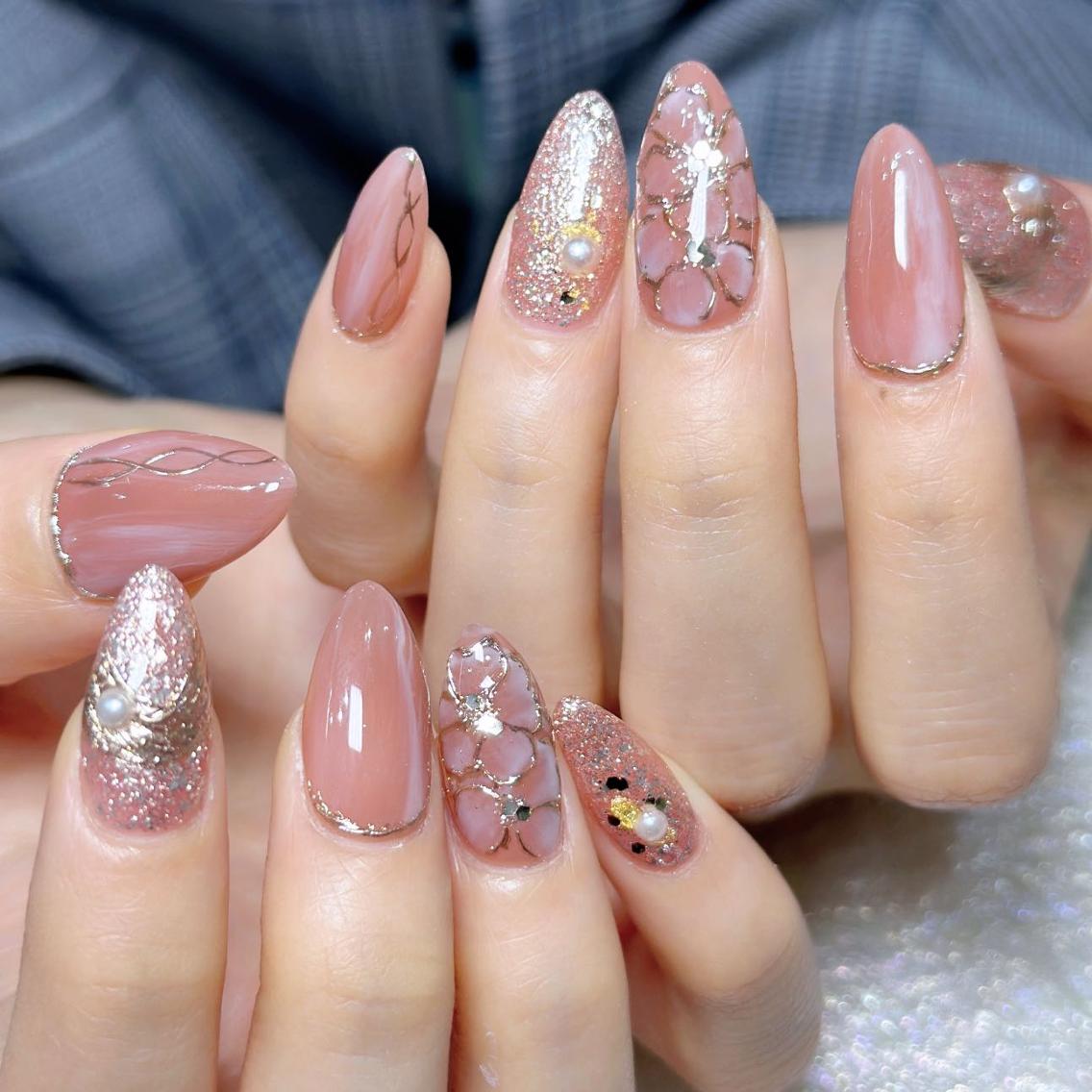 ネイル ハンドネイル Queens テイのネイルデザイン