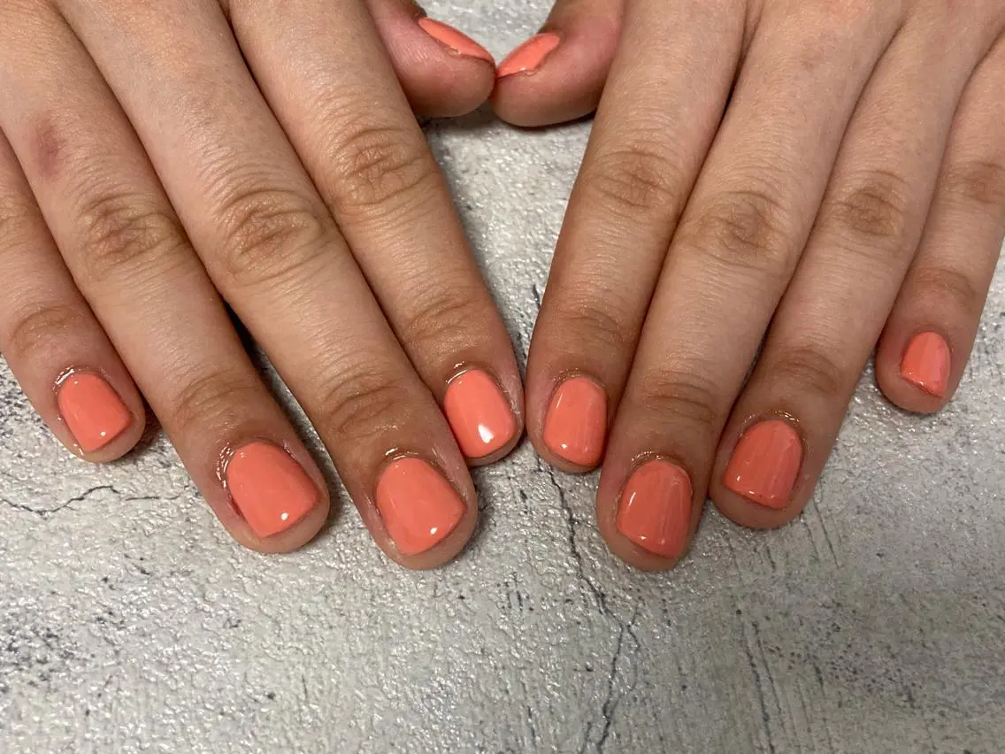 ネイル ワンカラーネイル オレンジ ハンドネイル mogunail &blowのネイルデザイン