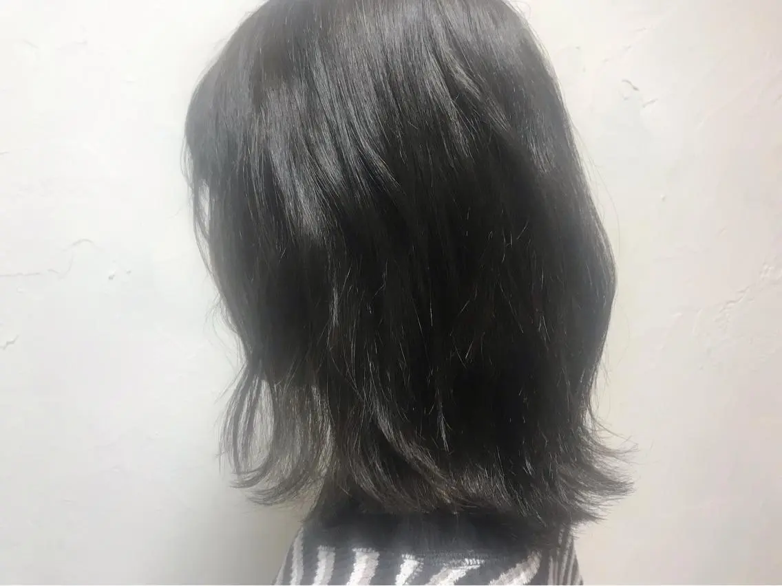 ミディアム カラー 【Uneユヌ】菊地 春那のヘアスタイル