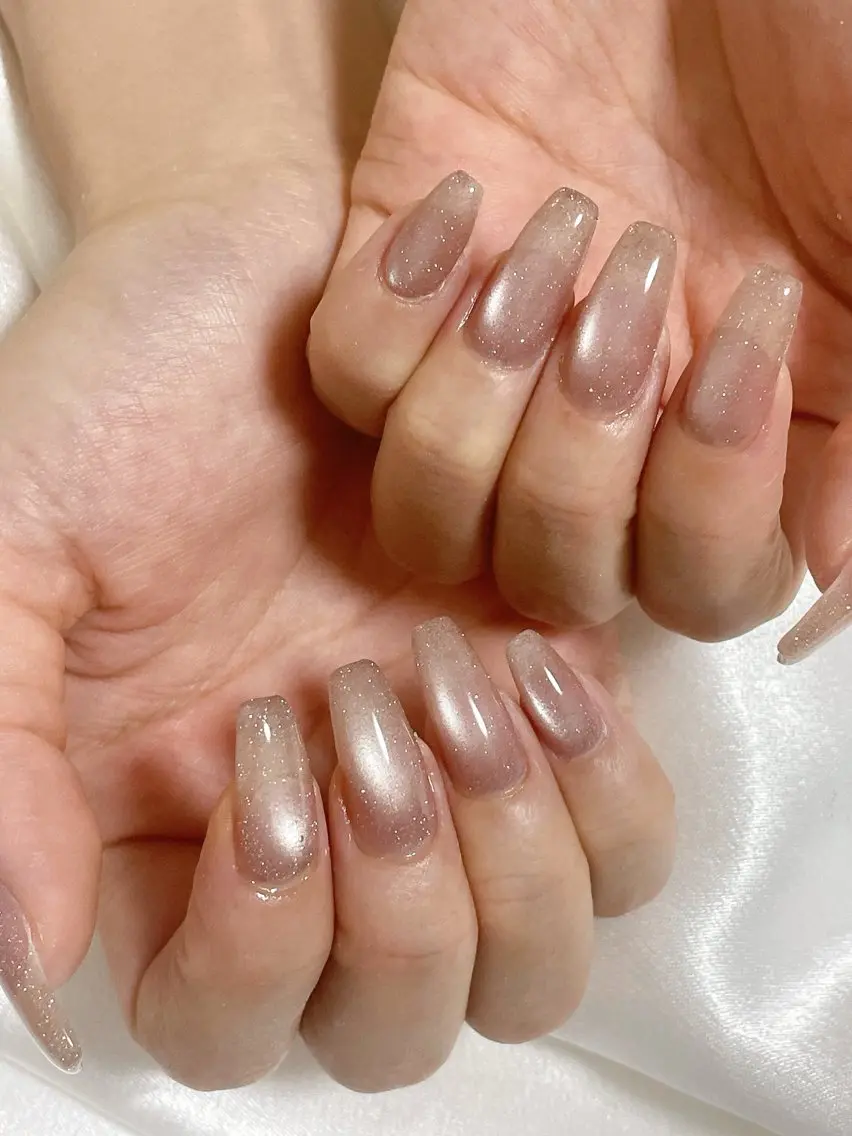 ネイル オーロラネイル フットネイル フレンチネイル ジェルネイル キラキラネイル ハンドネイル mogunail &blowのネイルデザイン