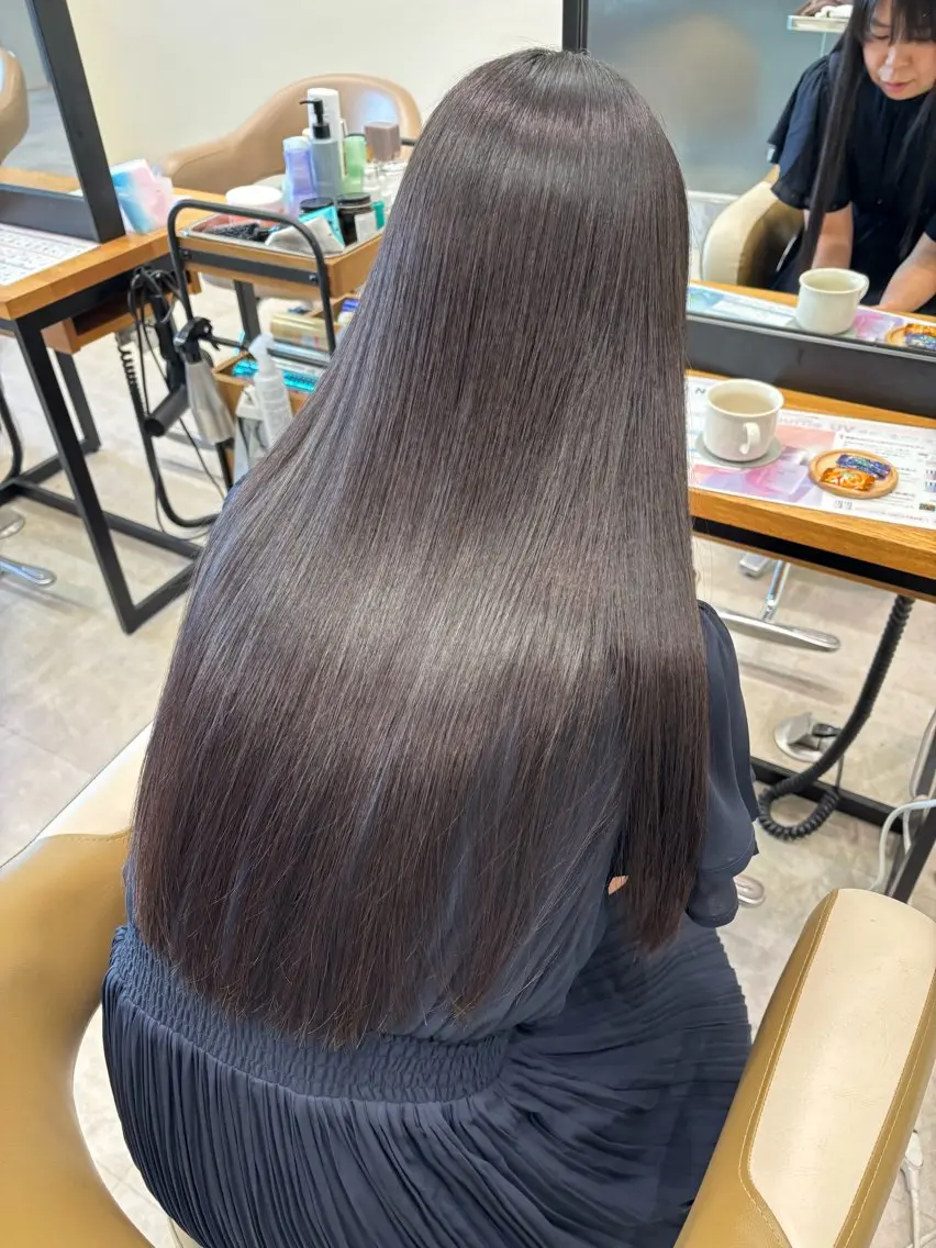 ロング パーマ 髪質改善 縮毛矯正 トリートメント 酸性ストレート ストレートパーマ 縮毛矯正 垢抜け小顔レイヤー オリーブ/スミレのヘアスタイル