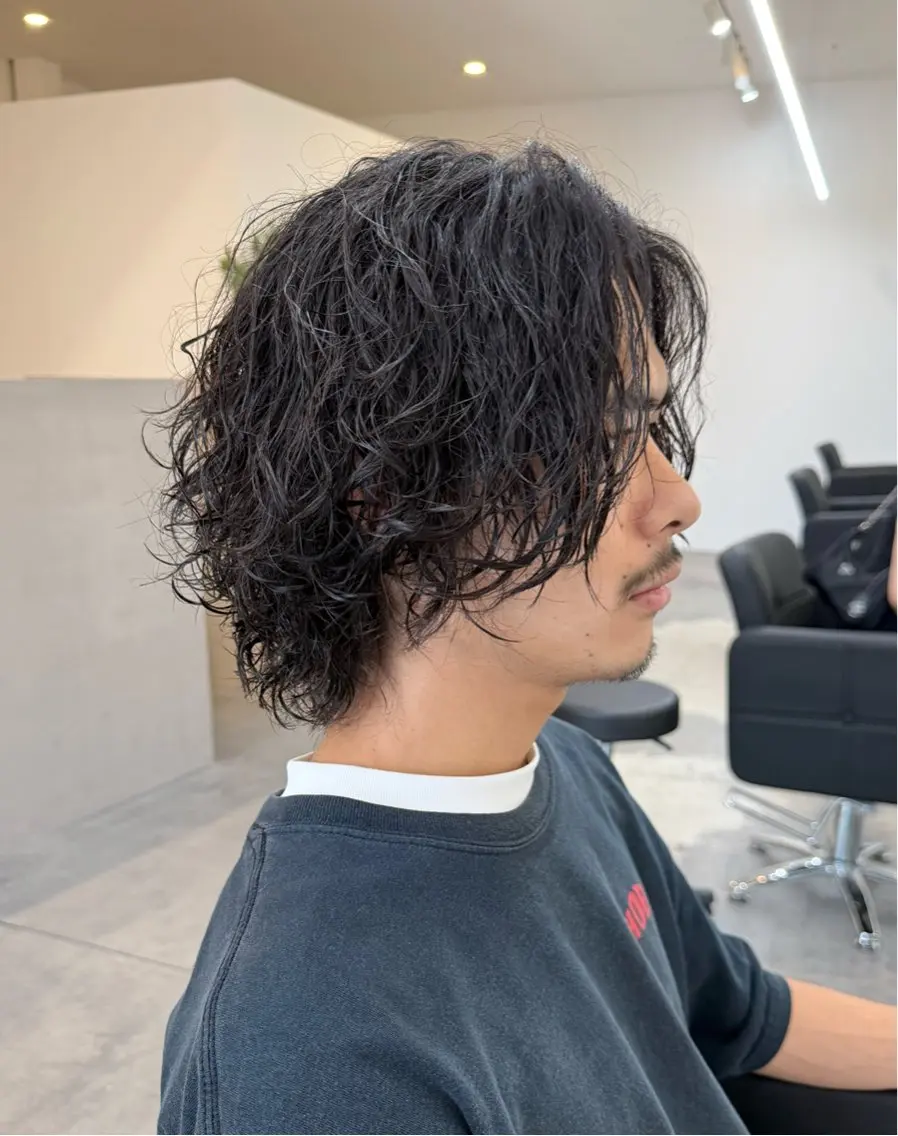 ミディアム パーマ ミディアムパーマ ボブ 韓国風ヘア ウルフカット ニュアンスパーマ 古賀 雄大のヘアスタイル