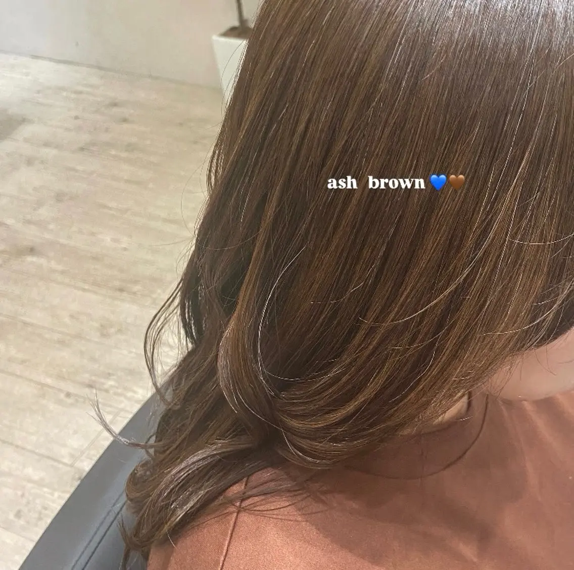 カラー アッシュ アッシュブラウン ブラウンカラー カット ヘアカラー トリートメント 若原 茉莉のヘアスタイル