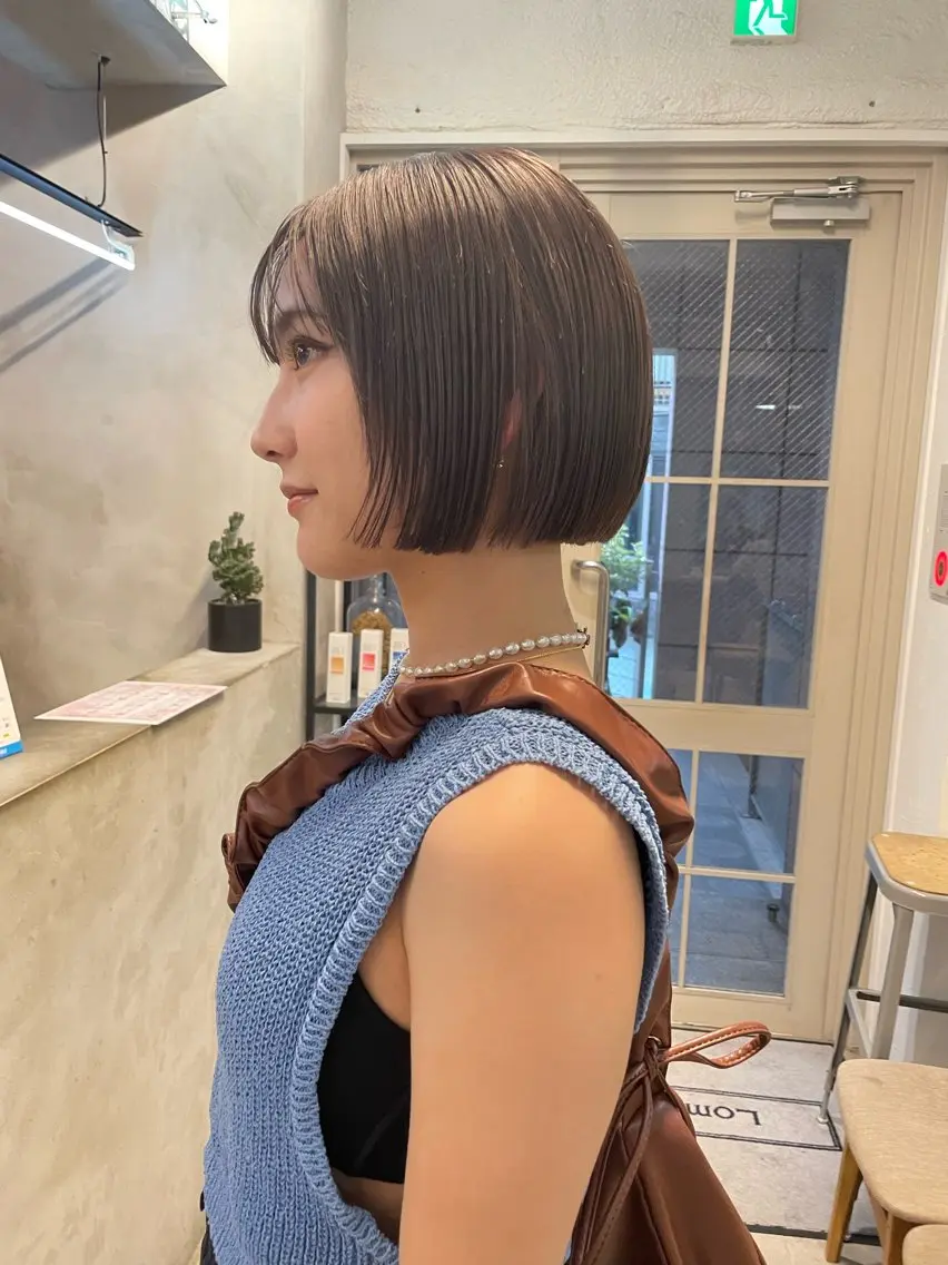 ショート カラー カット ヘアカラー トリートメント ミルクティー× グレージュMOMOのヘアスタイル