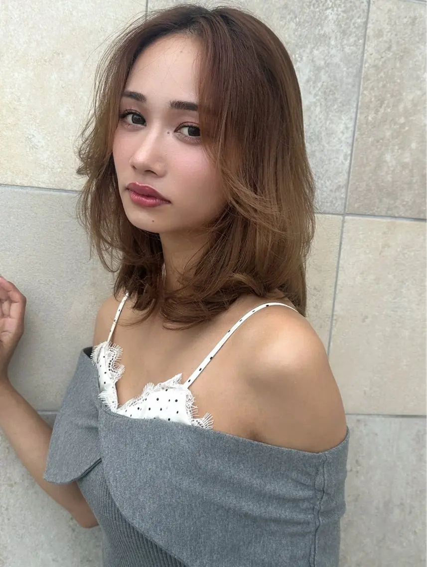 ミディアム ミディアムレイヤー レイヤーカット カット ヘアカラー トリートメント 小顔レイヤー/ ベージュ🤍Rieのヘアスタイル