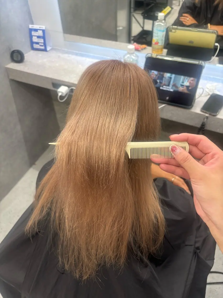 カラー 伊藤 陽菜のヘアスタイル