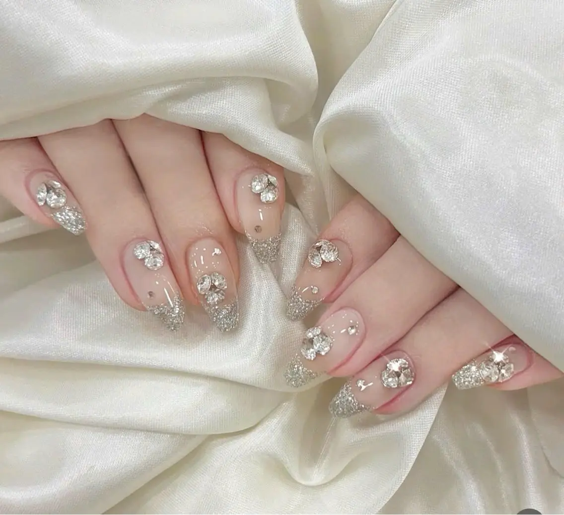 ネイル フレンチネイル キラキラネイル マグネットネイル ミラーネイル ニュアンスネイル Tira Nailのネイルデザイン