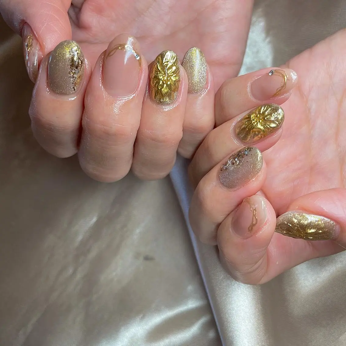 ミディアム カラー パーマ ヘアアレンジ メンズ キッズ ネイル マツエク・マツパ フラワーネイル マグネットネイル ミラーネイル el. by Aoのネイルデザイン