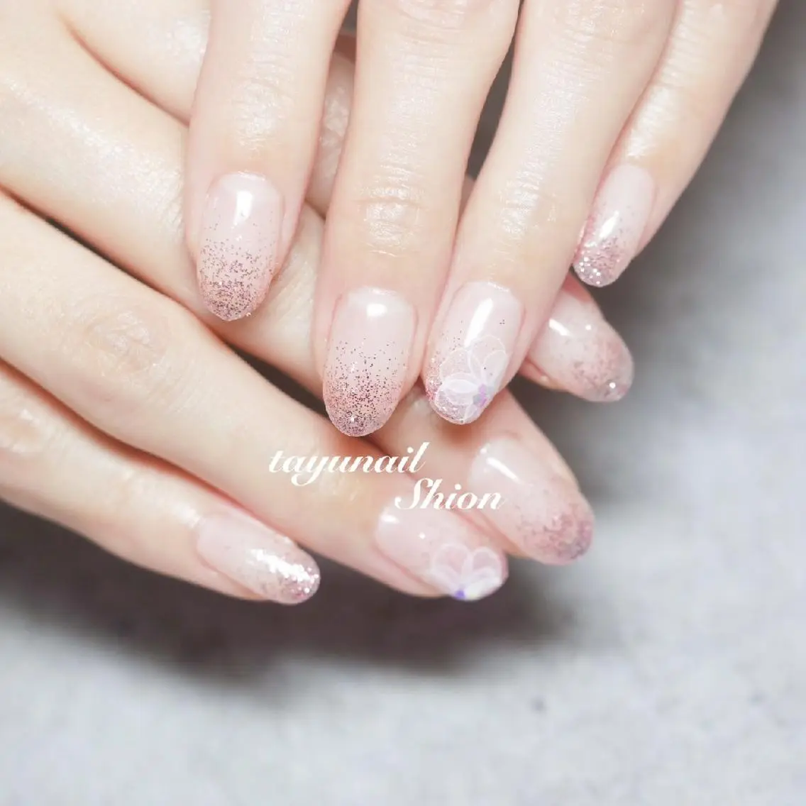 ネイル ブルー ジェルネイル グラデーション ラメ(グリッター) ラメグラデーション ネイルサロン 【たゆnail】のネイルデザイン