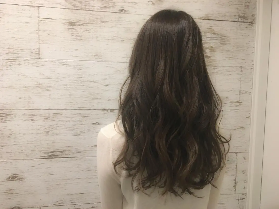 カラー アッシュ 池本 弥桜のヘアスタイル