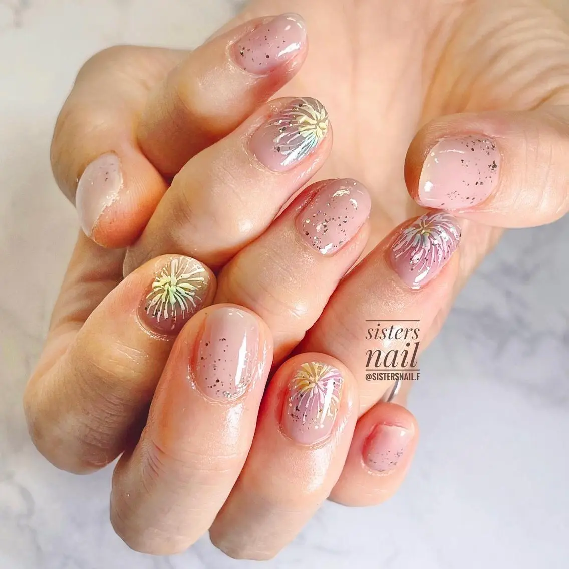 ネイル アートネイル ホログラムネイル キラキラネイル オフィスネイル ピンク sisters nail.fのネイルデザイン