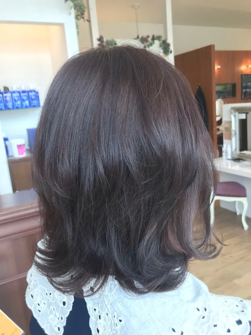 セミロング 山本 咲貴のヘアスタイル