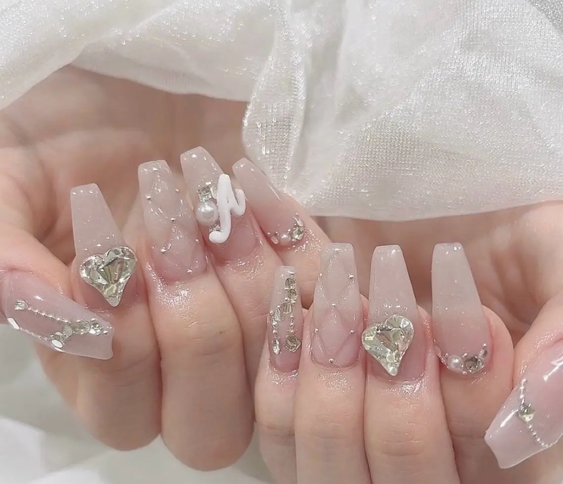 ネイル オーロラネイル チークネイル 長さ出し フットネイル フレンチネイル ハンドネイル Lee Nailsのネイルデザイン