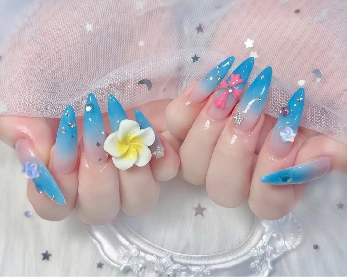 ネイル チークネイル 長さ出し フレンチネイル ジェルネイル グラデーション ハンドネイル THANHTHANH NAILのネイルデザイン