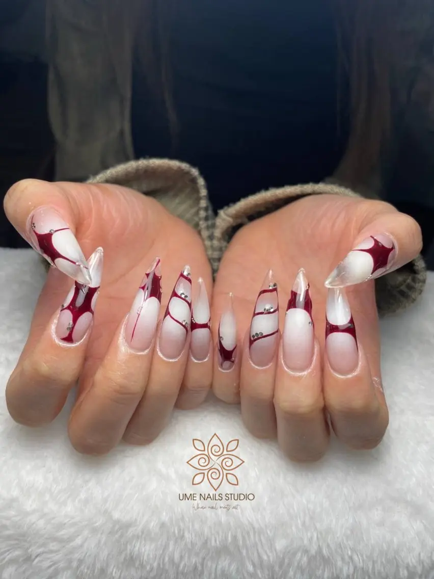 ネイル チークネイル クリアネイル ガーリー キラキラネイル 韓国ネイル Ume Nail Studioのネイルデザイン