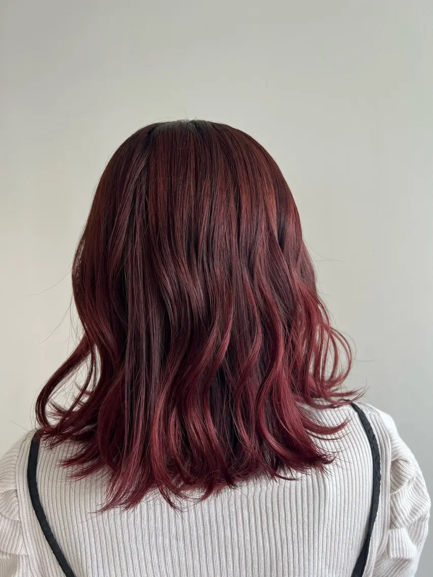 カラー レッドカラー ヘアカラー 瀬戸 杏珠のヘアスタイル