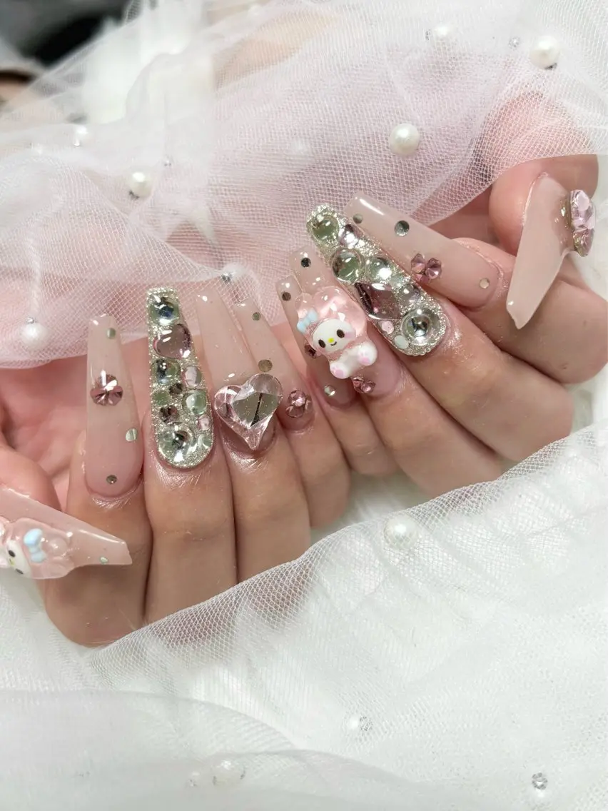 ネイル Roi ayanaのネイルデザイン