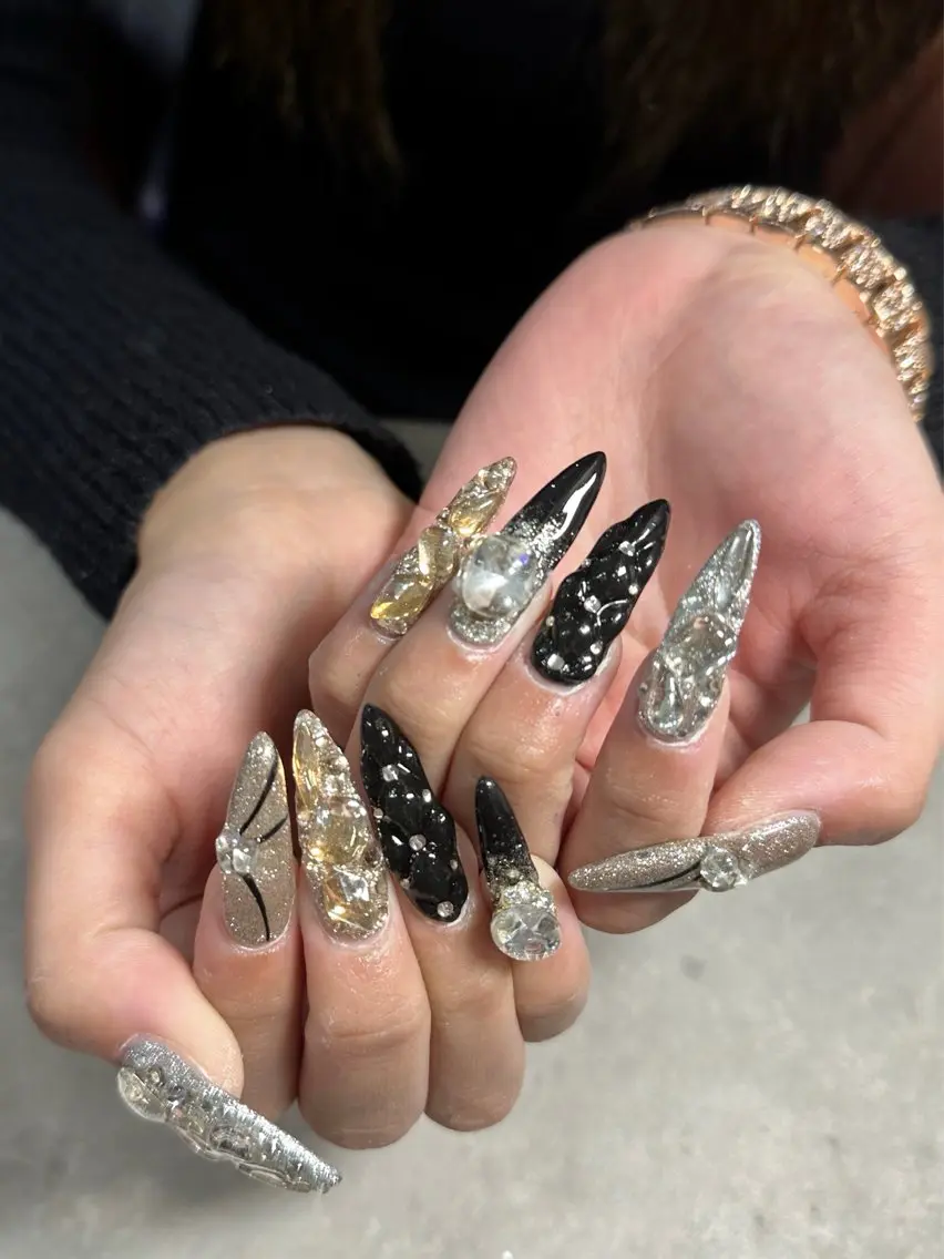 ネイル ハンドネイル LAVISH nanamiのネイルデザイン