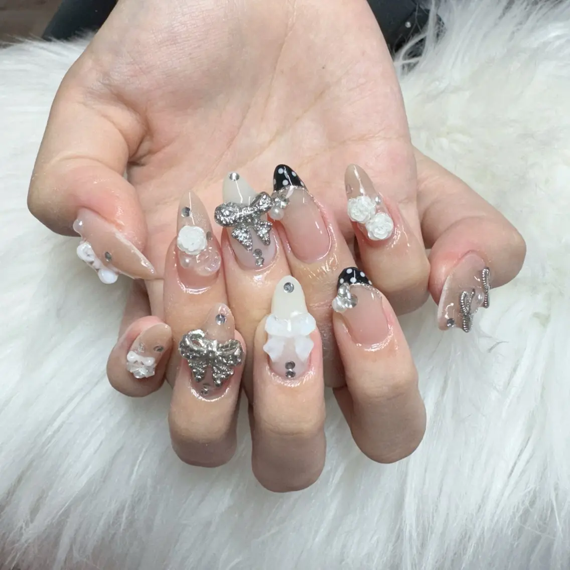 ネイル ハンドネイル 🎀nana🫧 ワンホンネイル🎀のネイルデザイン