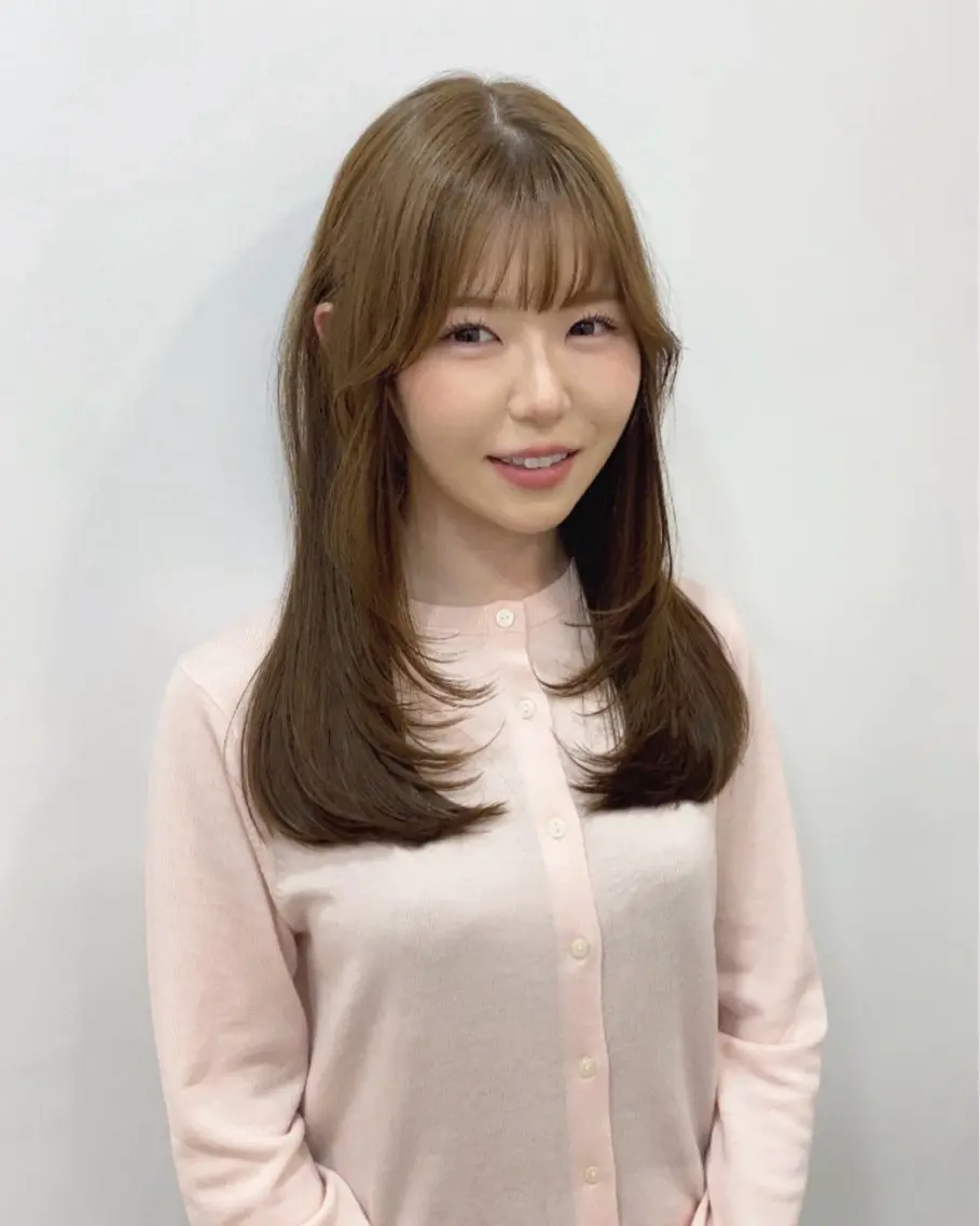 セミロング 葵 韓国オタク美容師 レイヤーカットのヘアスタイル